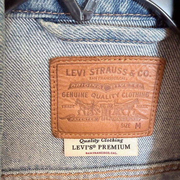 LEVI’s denim jacket - Picture 3 of 3